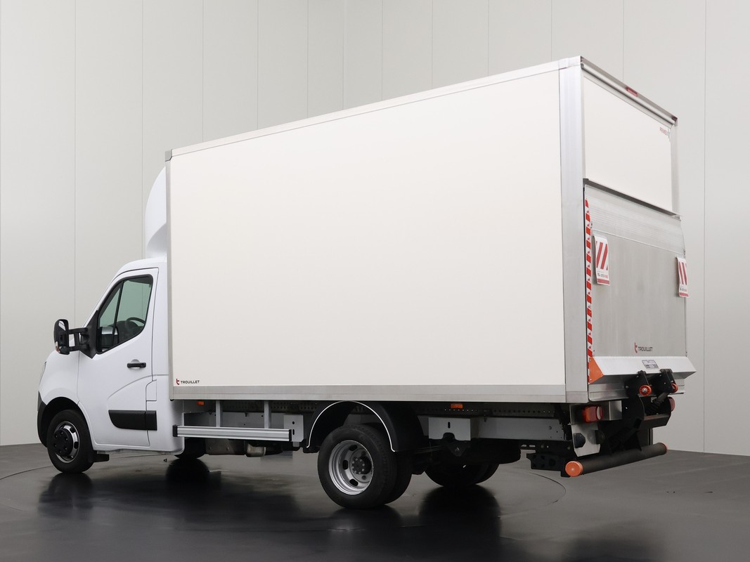 Nissan Interstar