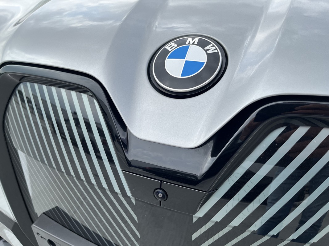 BMW iX