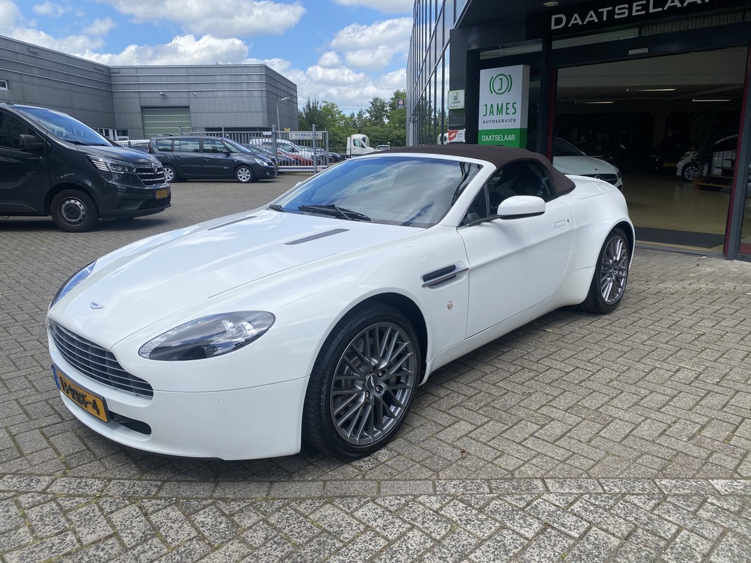 Aston Martin V8 Vantage
