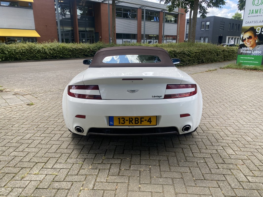 Aston Martin V8 Vantage