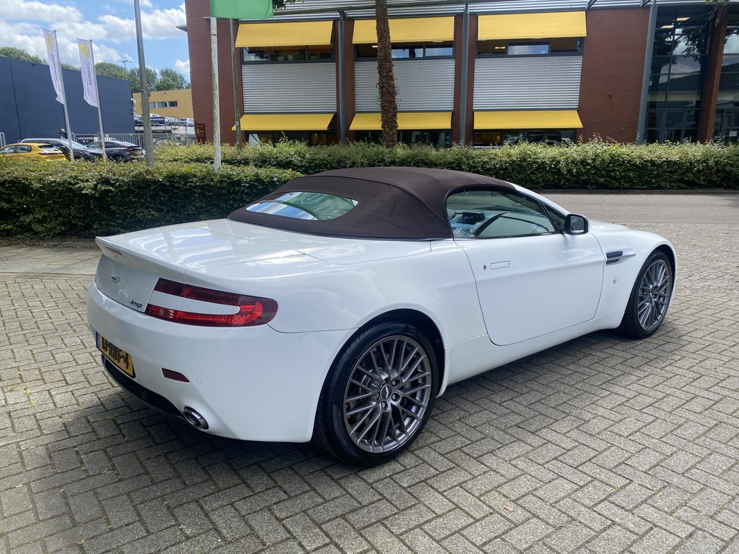 Aston Martin V8 Vantage
