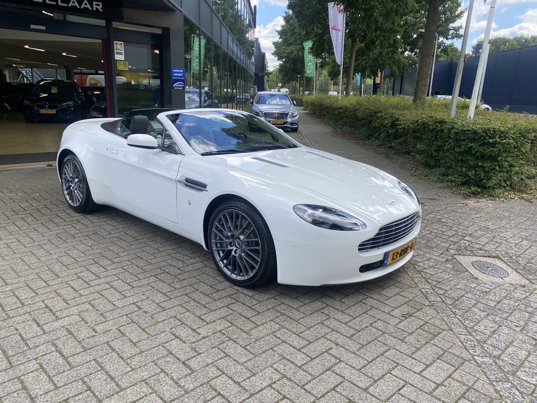 Aston Martin V8 Vantage