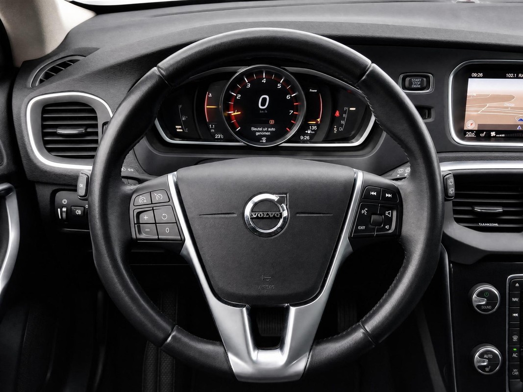 Volvo V40