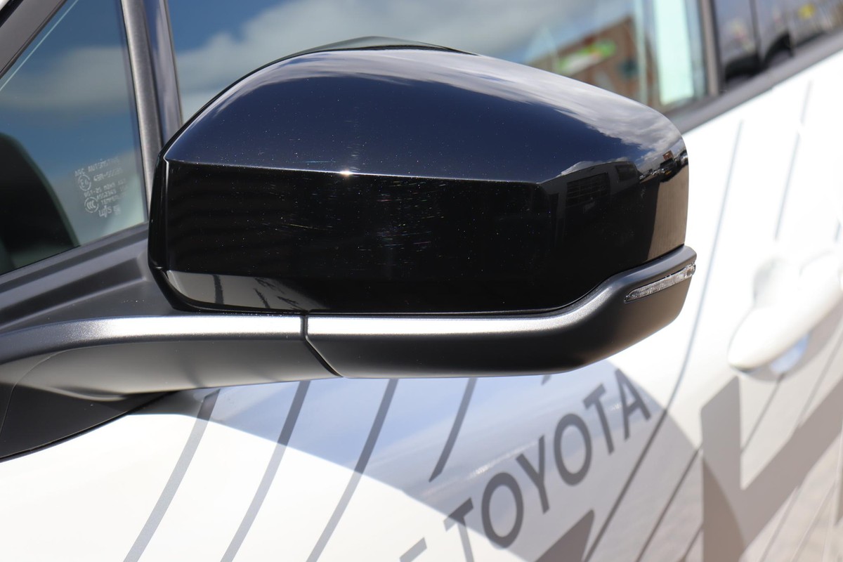 Toyota C-HR+
