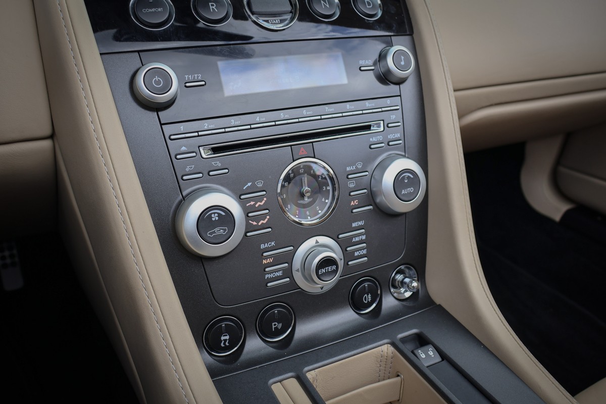 Aston Martin V8 Vantage