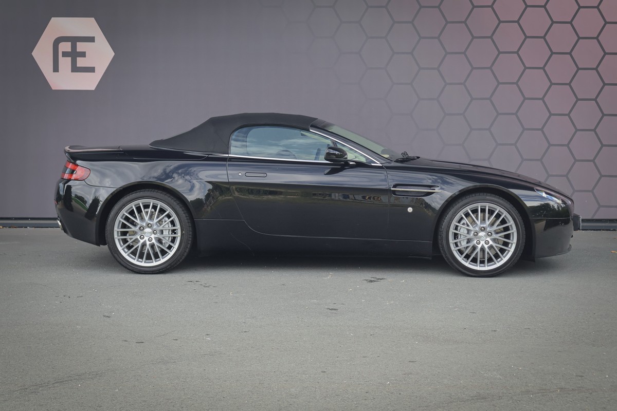 Aston Martin V8 Vantage