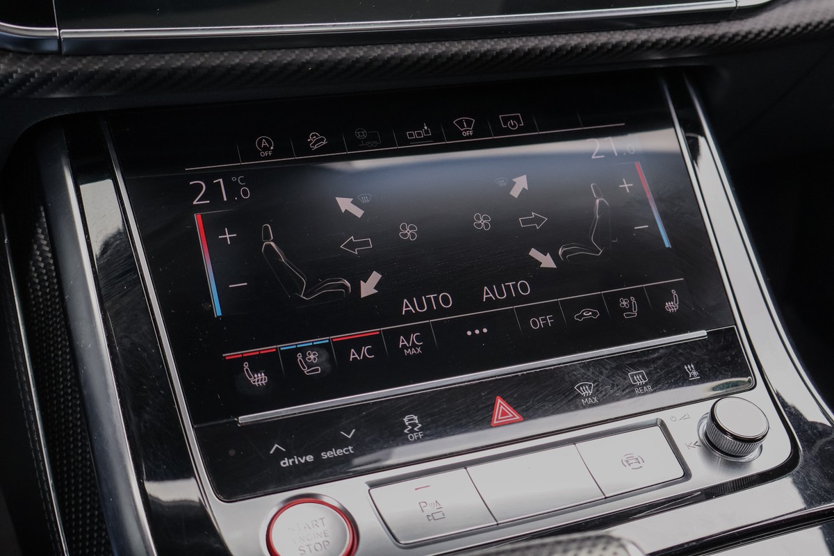 Audi RSQ8