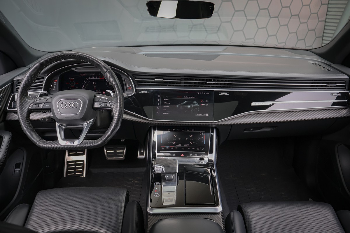 Audi RSQ8