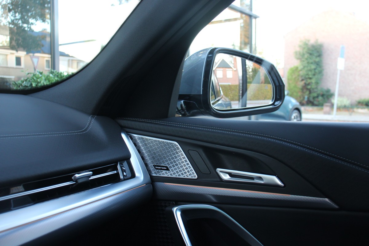 BMW iX2