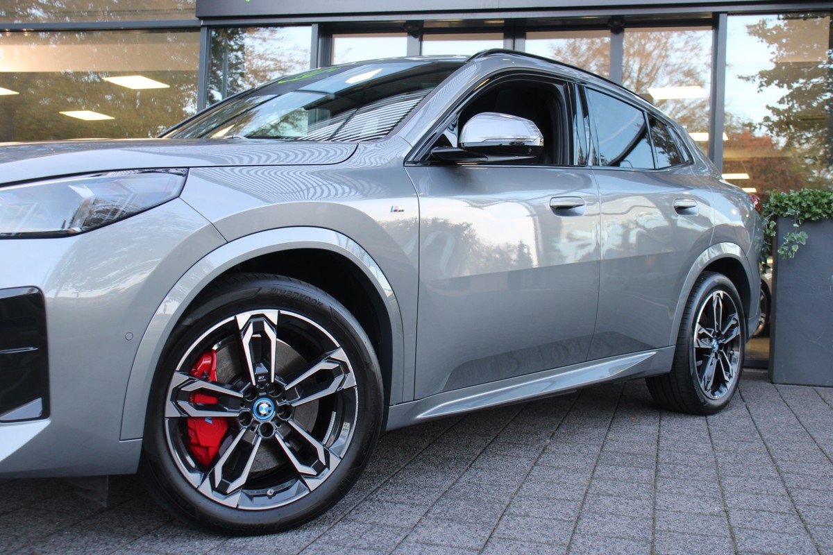BMW iX2