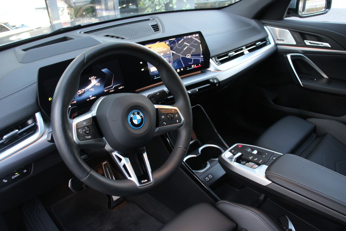 BMW iX2