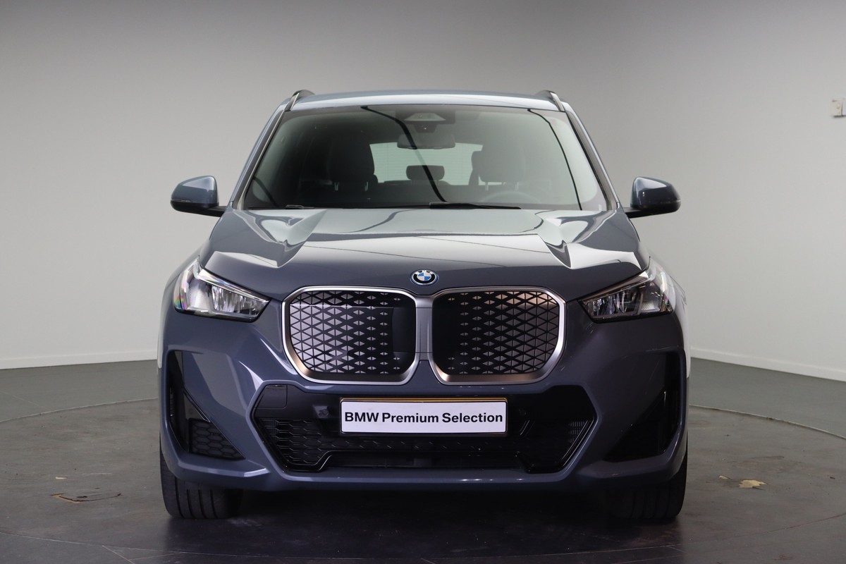 BMW iX1