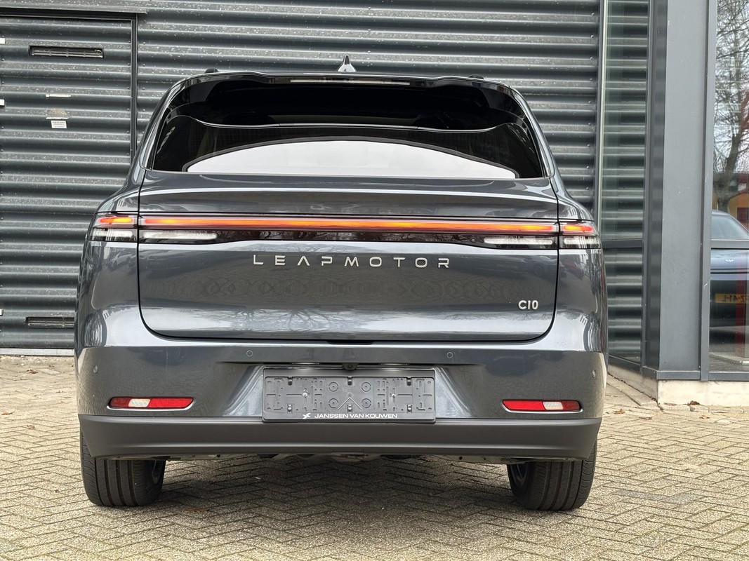 Leapmotor C10