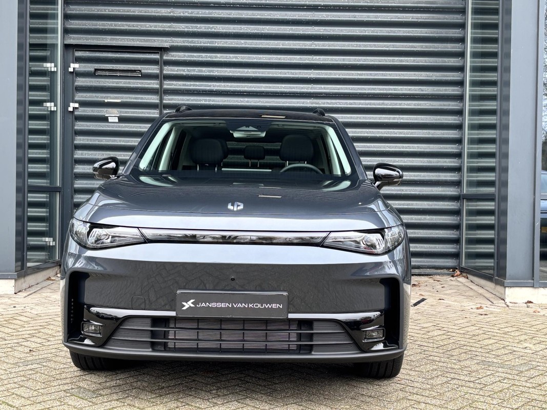 Leapmotor C10