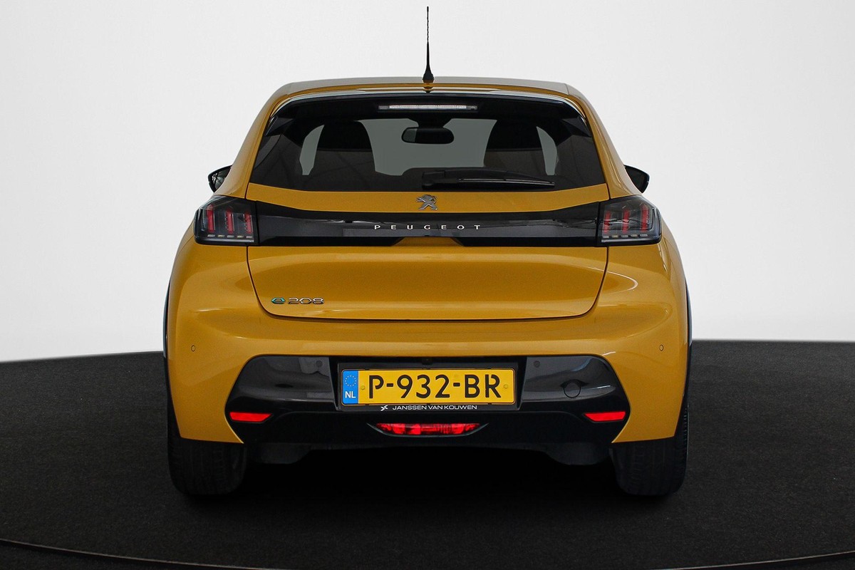 Peugeot e-208