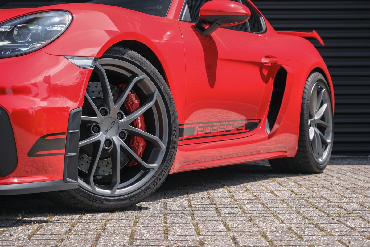 Porsche 718