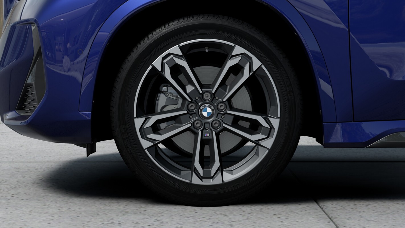 BMW iX1