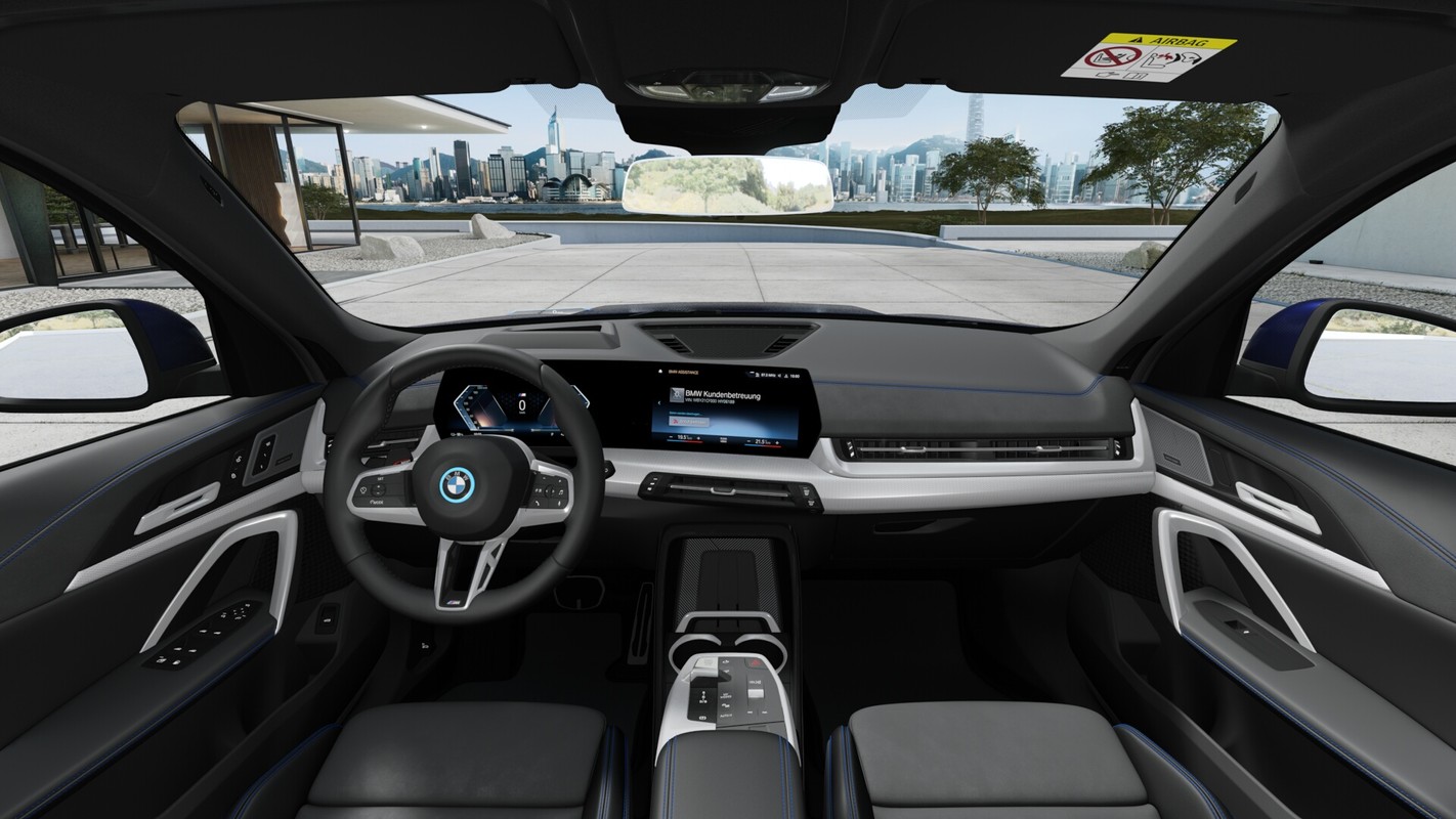 BMW iX1