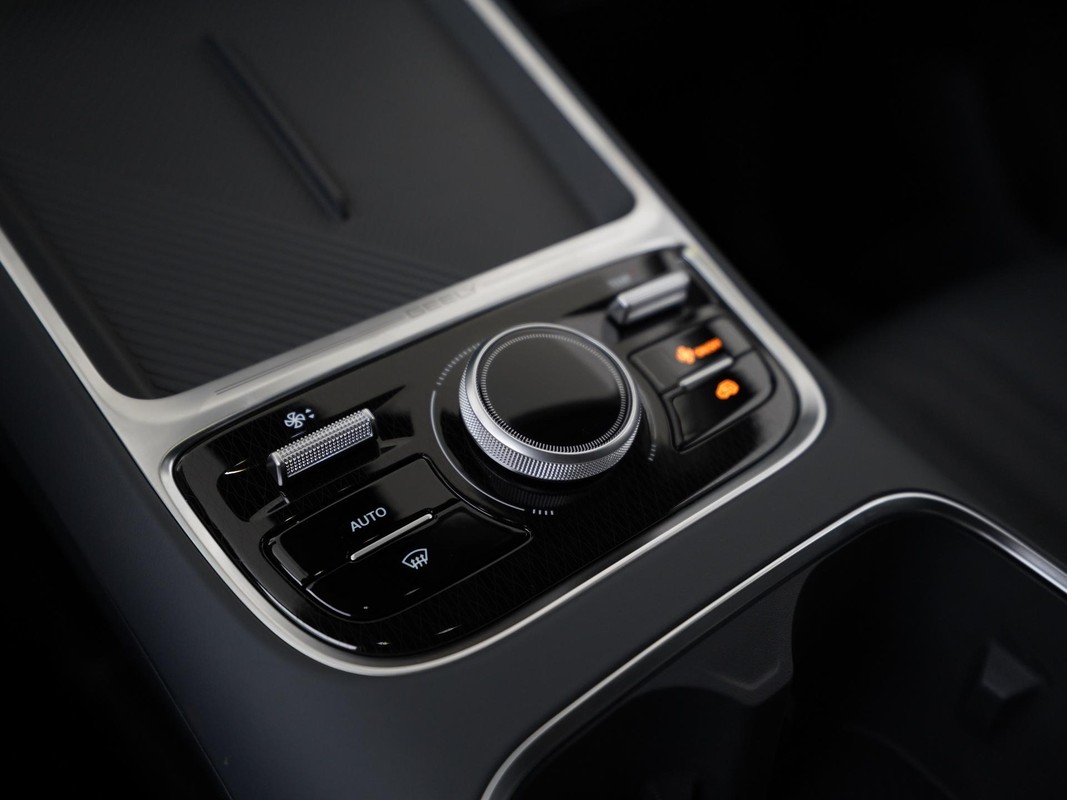 Geely Starray EM-i
