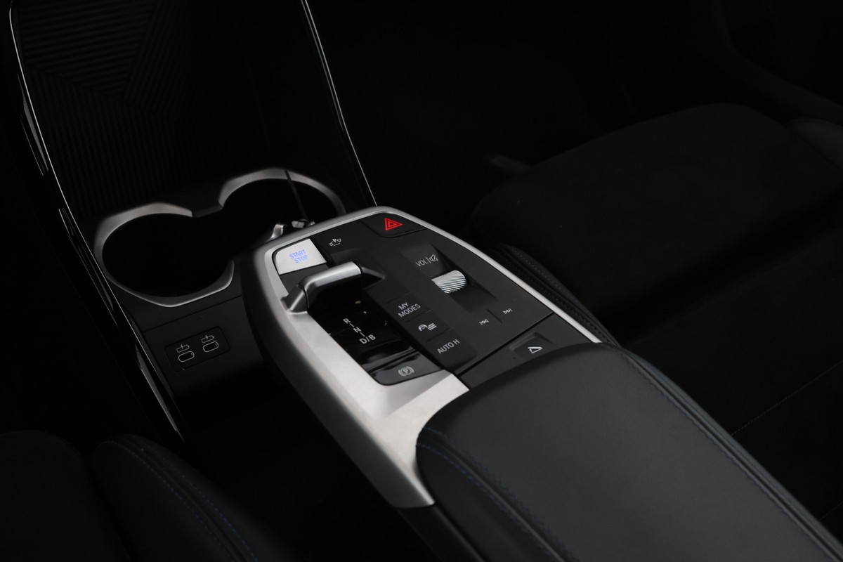 BMW iX1