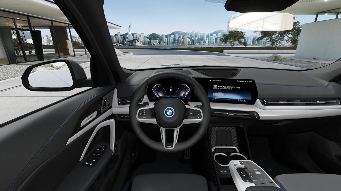 BMW iX1