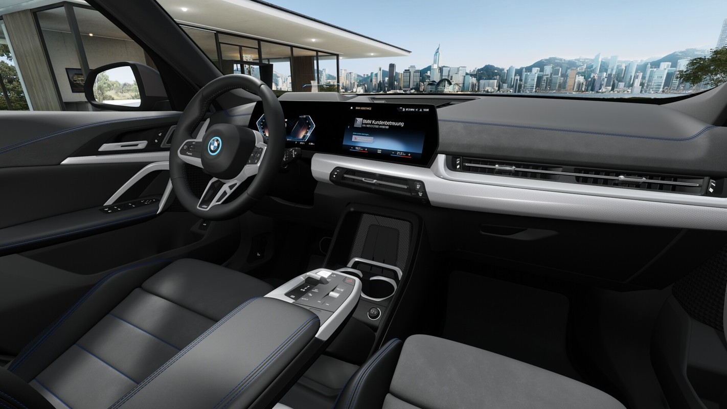 BMW iX1