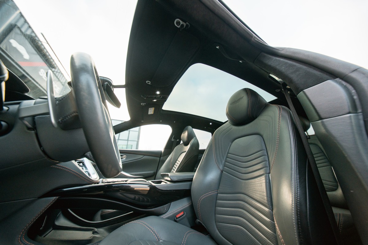 Aston Martin DBX