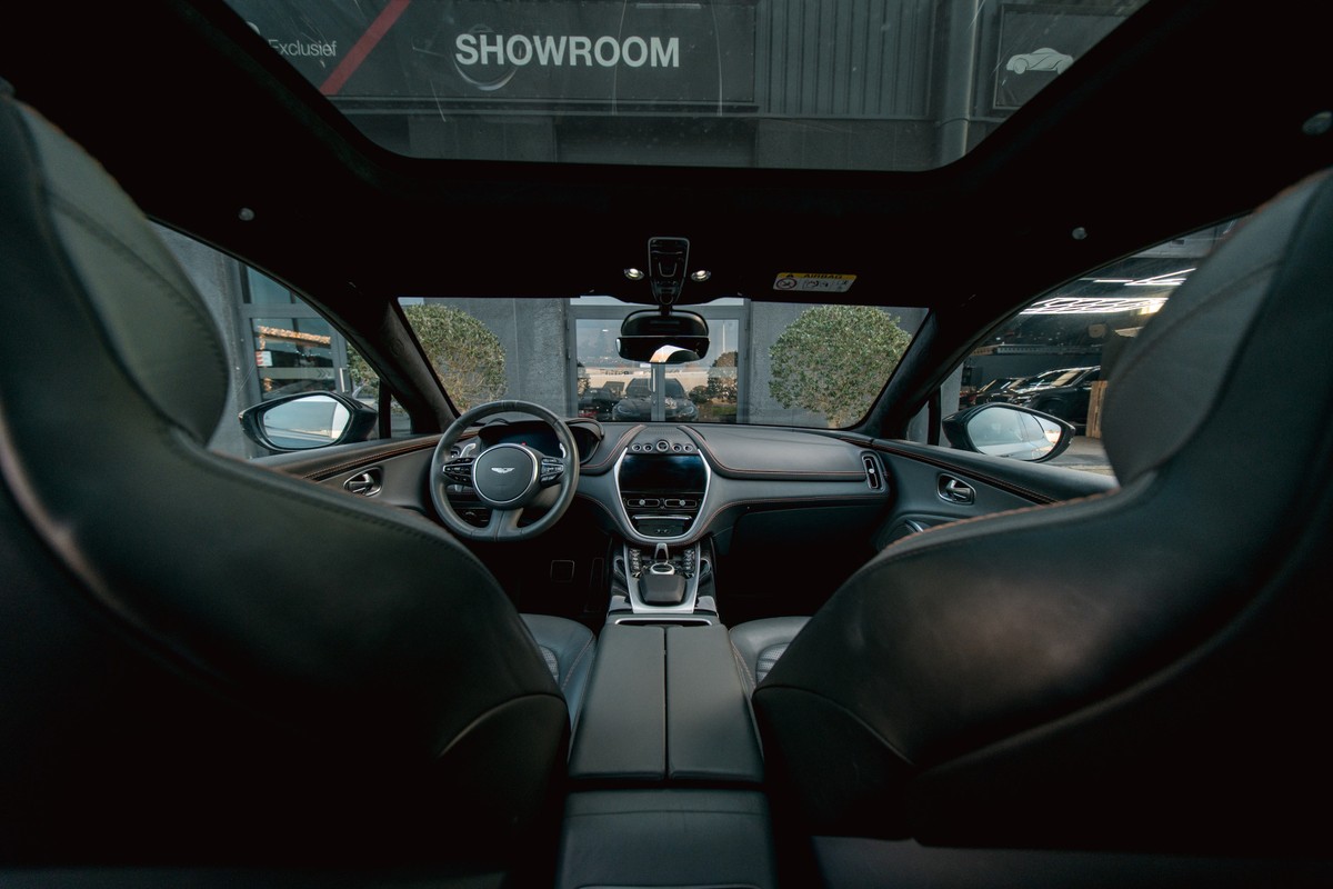 Aston Martin DBX