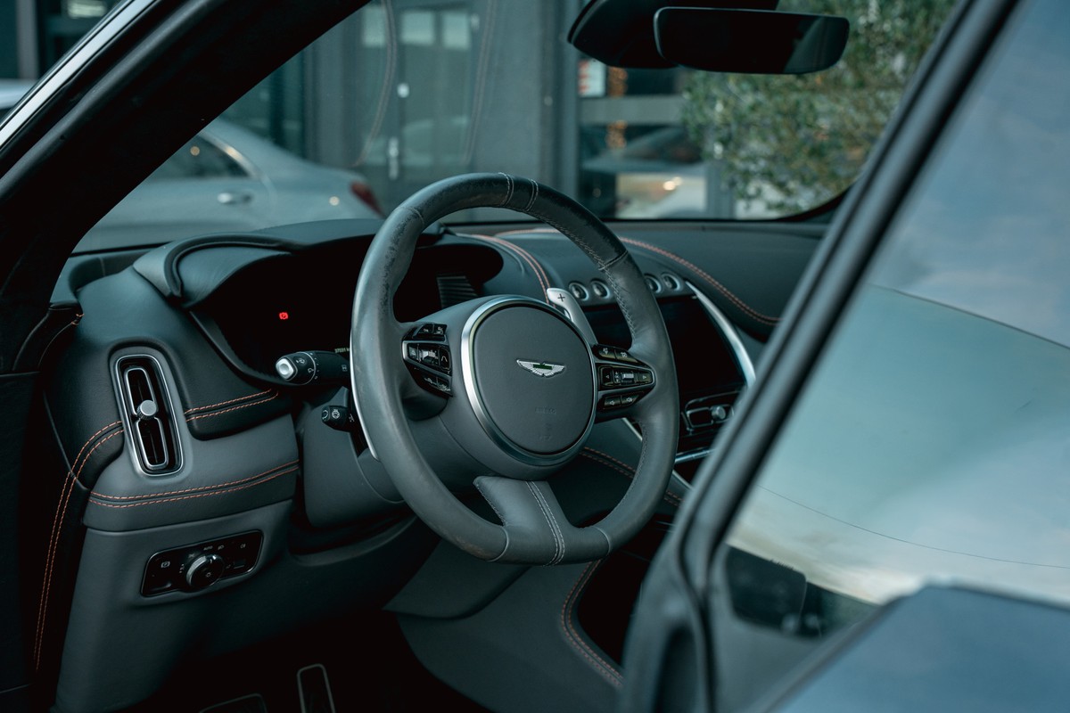 Aston Martin DBX