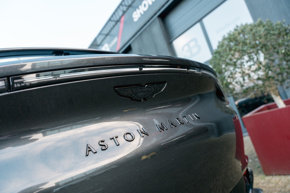 Aston Martin DBX