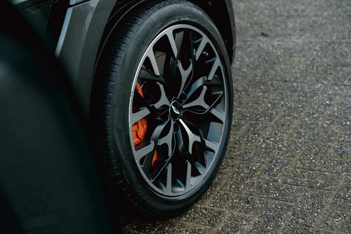 Aston Martin DBX