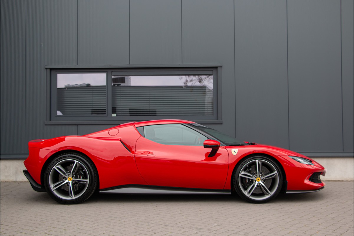 Ferrari 296