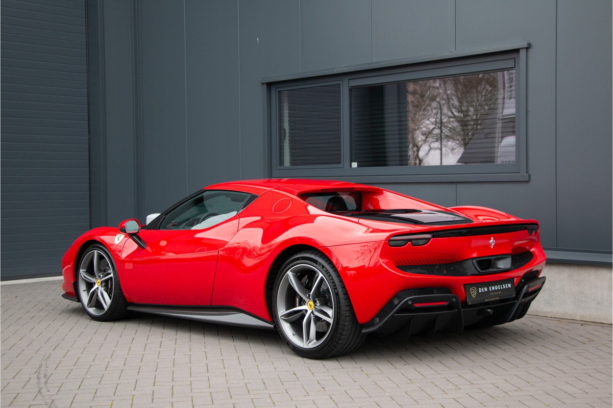 Ferrari 296