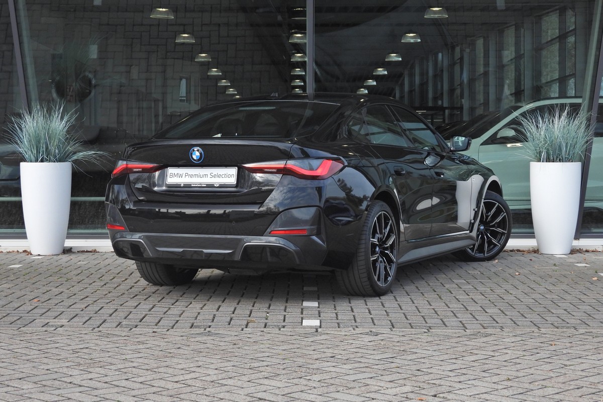 BMW i4