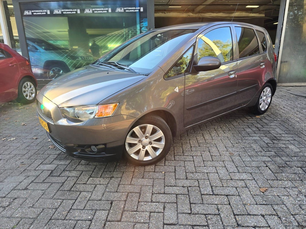 Mitsubishi Colt
