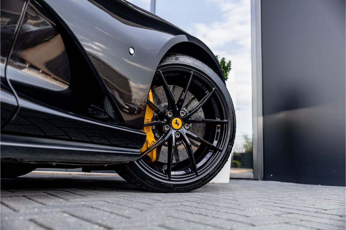 Ferrari 812 GTS