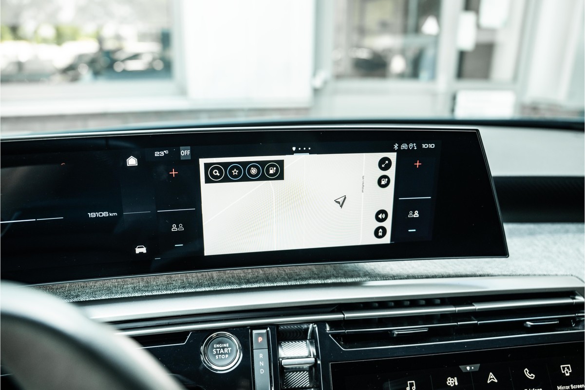 Peugeot e-3008