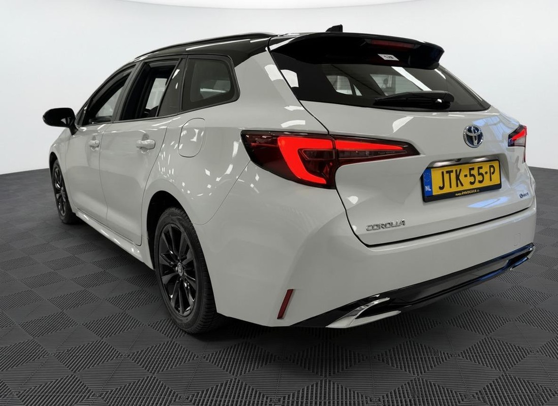 Toyota Corolla Touring Sports