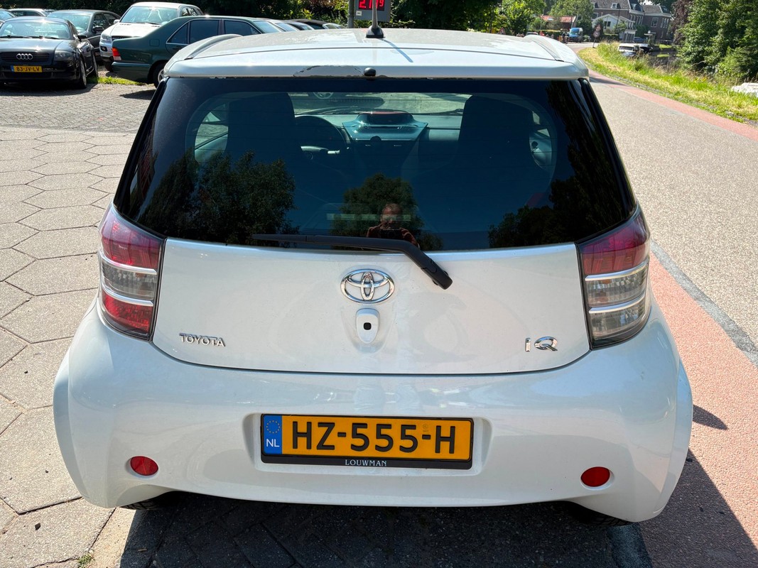 Toyota iQ