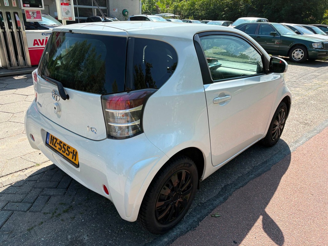 Toyota iQ