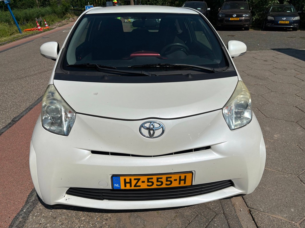 Toyota iQ