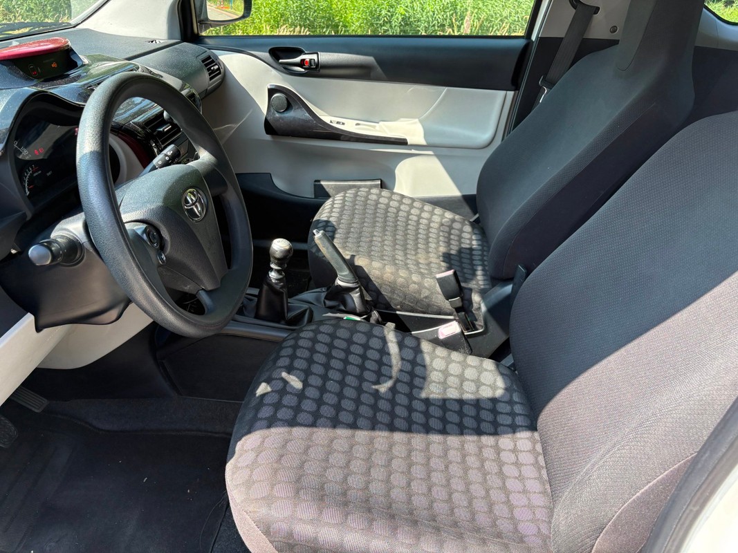 Toyota iQ