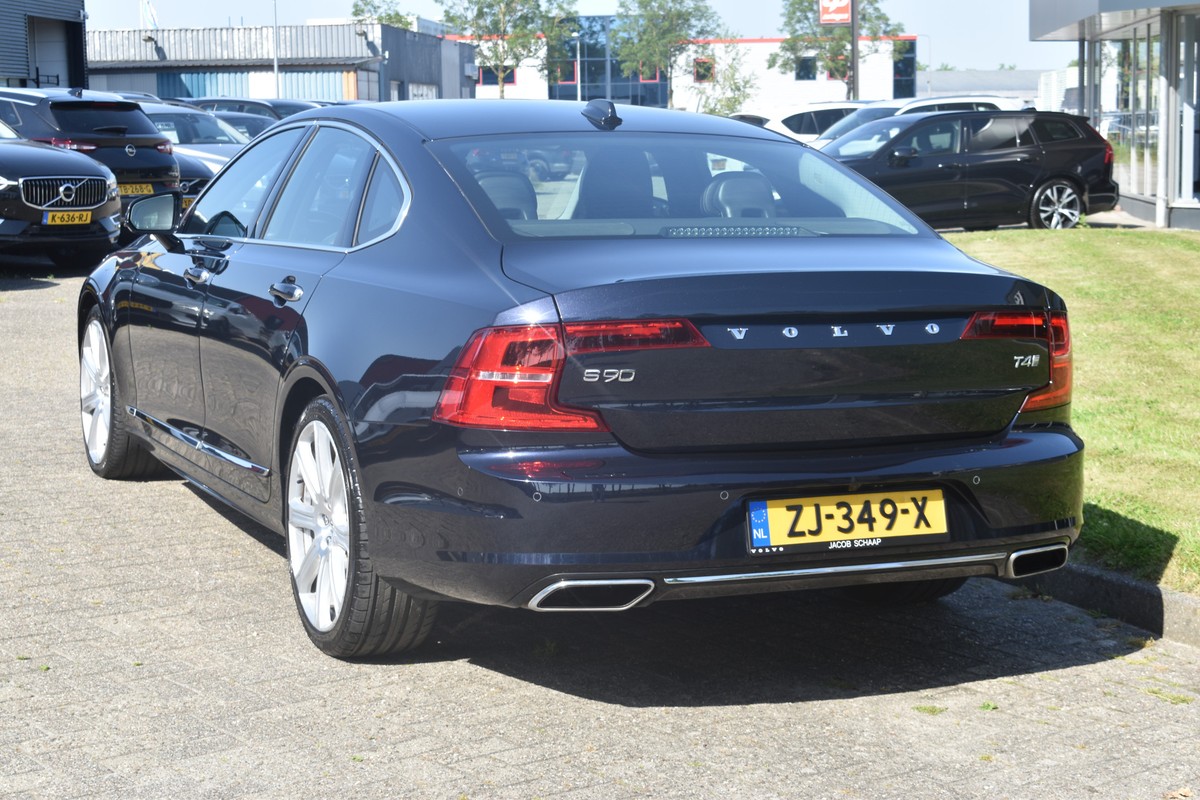 Volvo S90