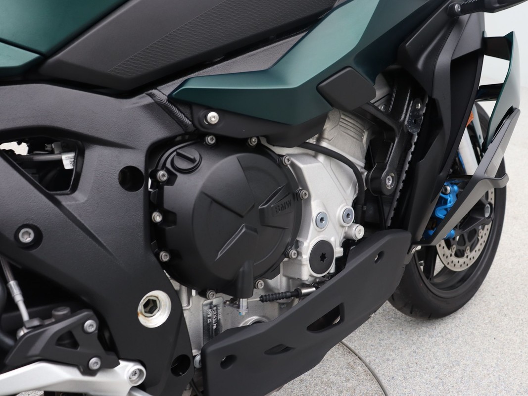 BMW M 1000 XR