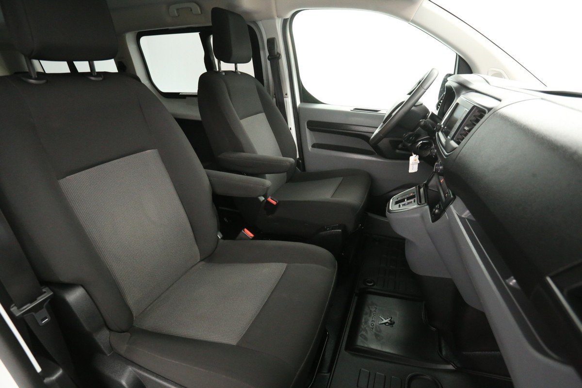 Peugeot e-Traveller