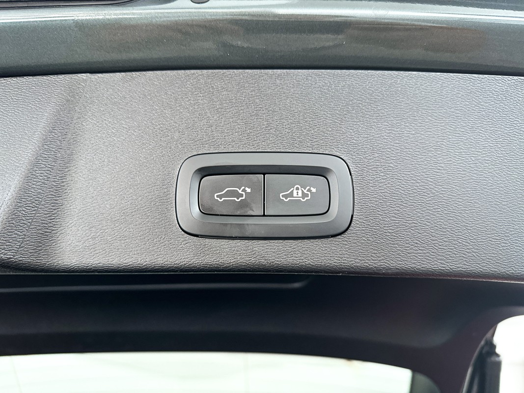 Volvo EX40