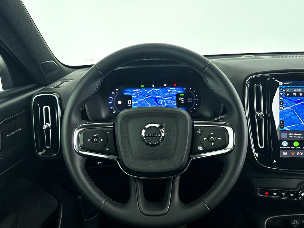 Volvo EX40