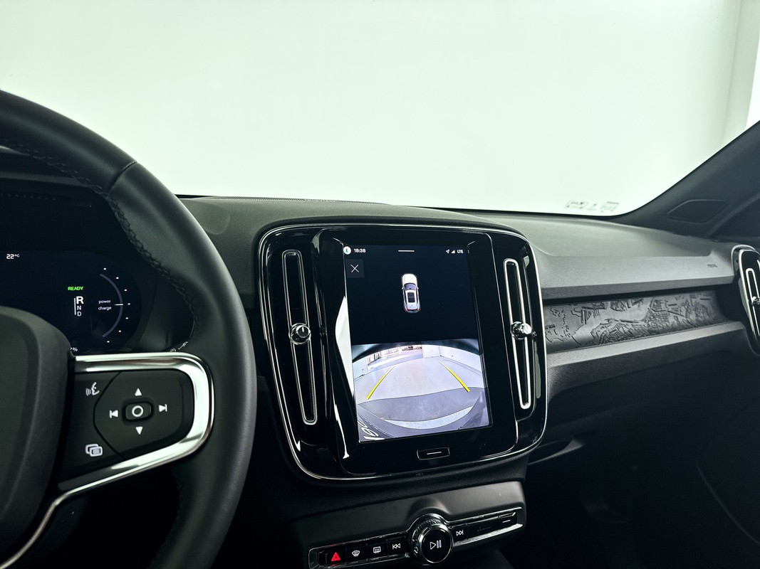 Volvo EX40