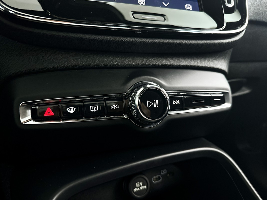 Volvo EX40