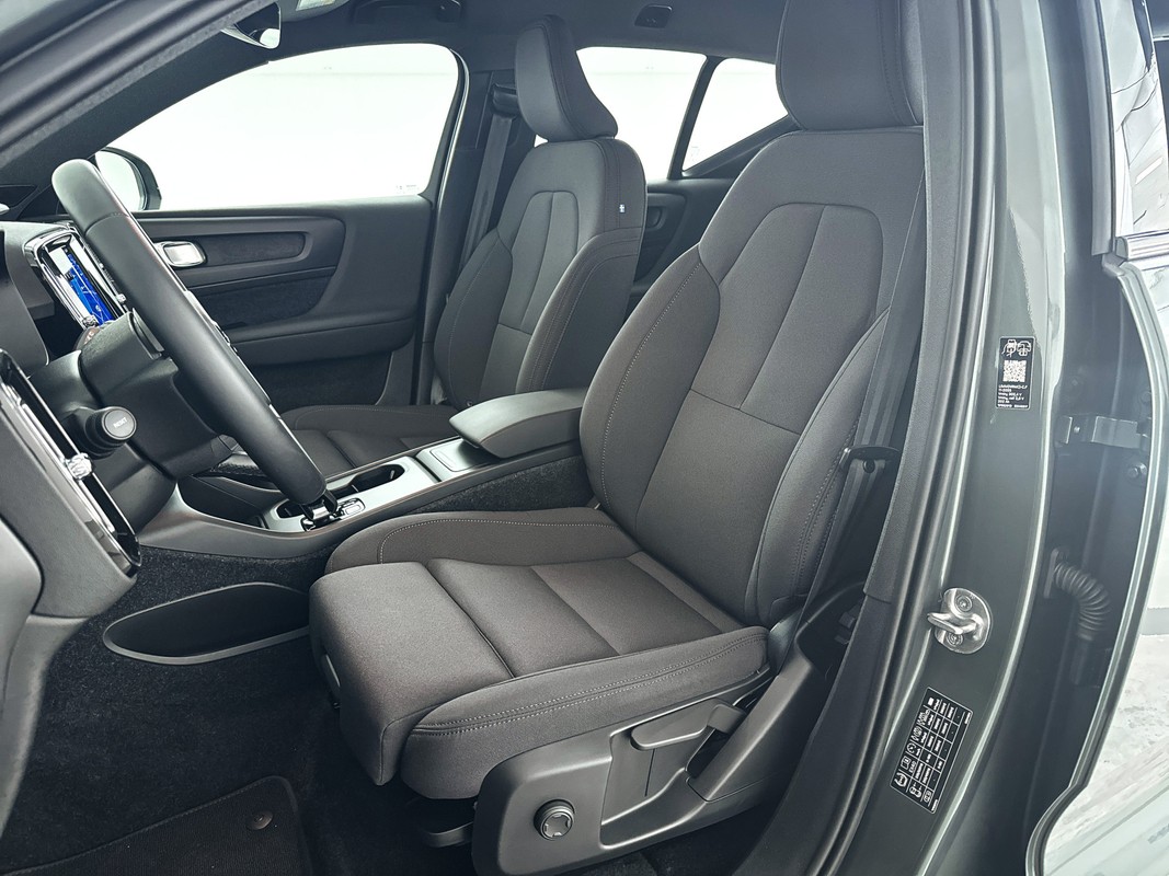 Volvo EX40